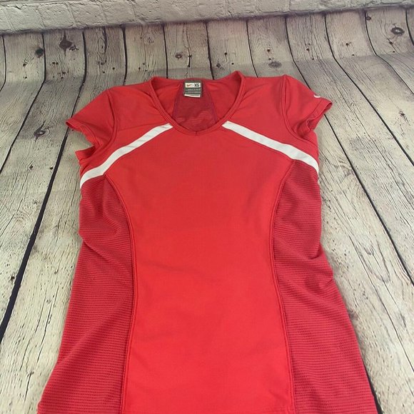 Nike Women Fit Dry Top Pink Athletic Fitted Shirt - Picture 2 of 7